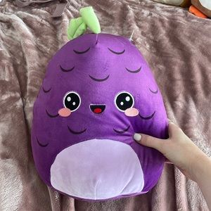 Boysenberry swishmallow from Knotts berry farm